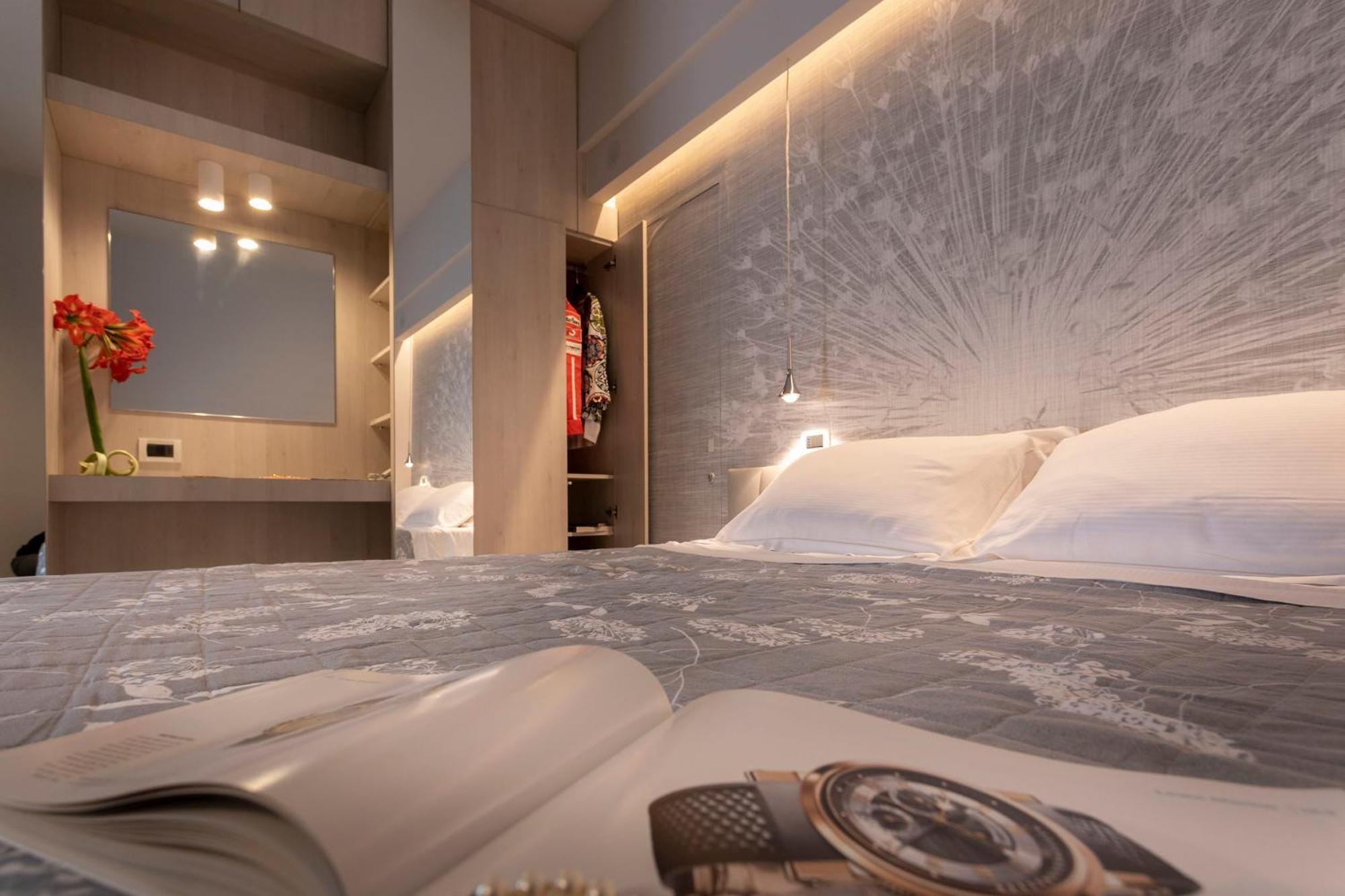 Hotel Ghirlandina Римини Экстерьер фото