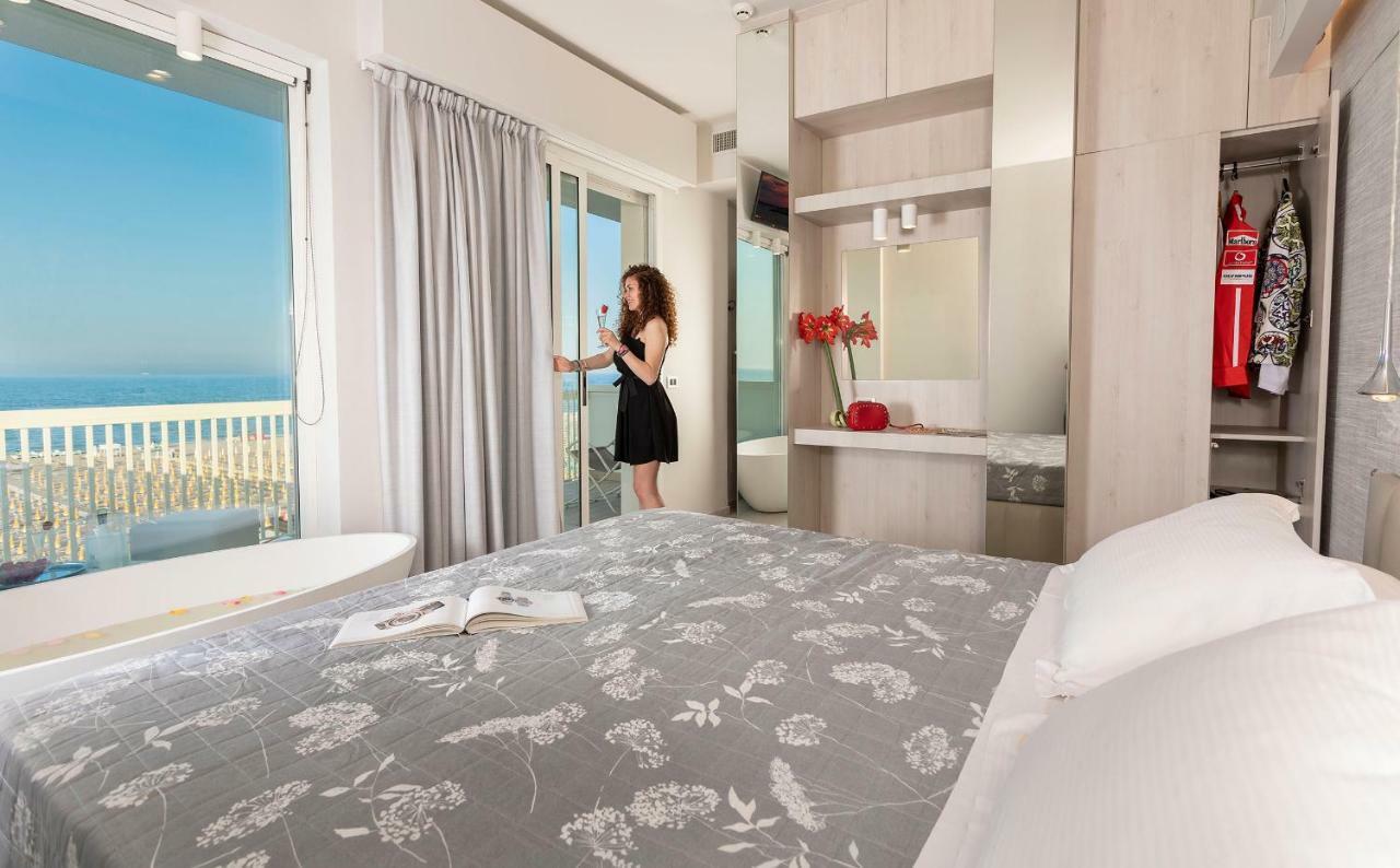 Hotel Ghirlandina Римини Экстерьер фото
